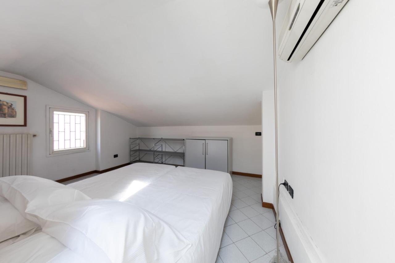 Apartamento Bologna'S Way Sguardo Sui Tetti Exterior foto